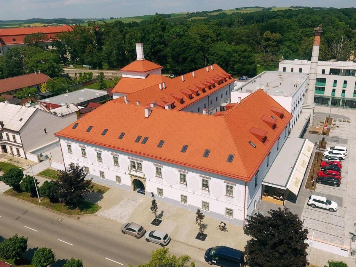 Hotel Pansky Pivovar Holesov Bagian luar foto