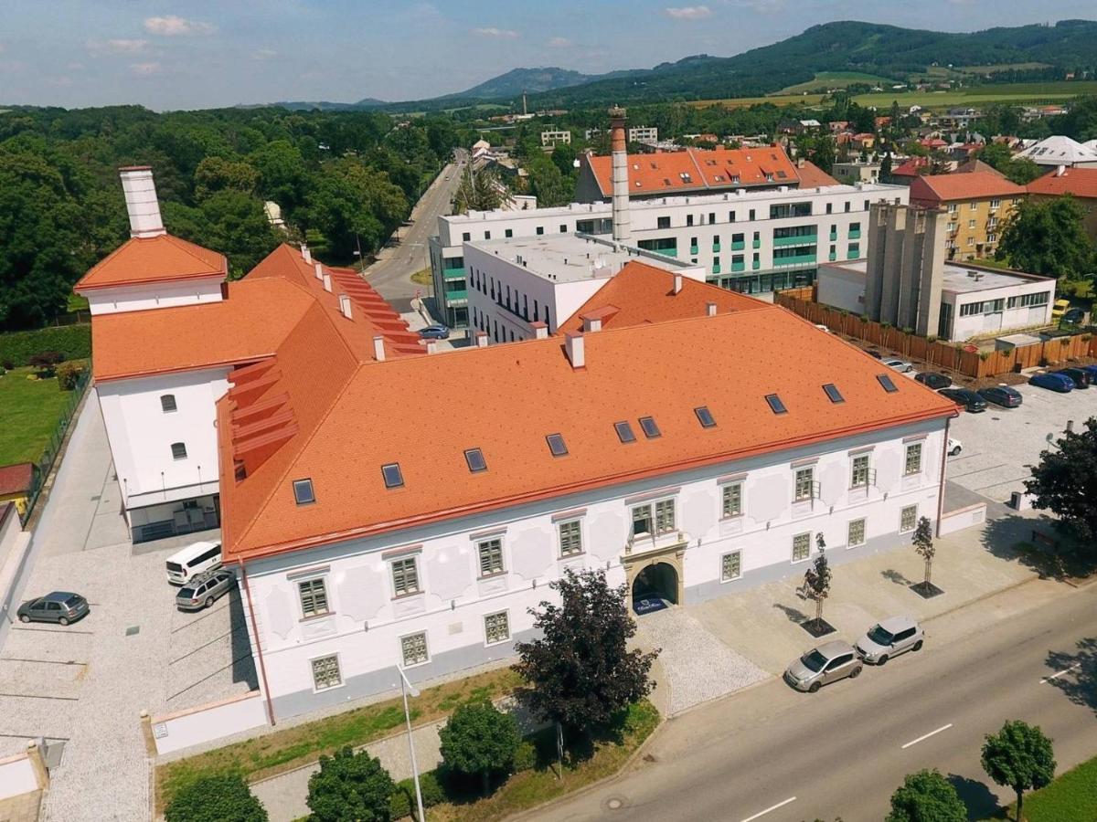 Hotel Pansky Pivovar Holesov Bagian luar foto