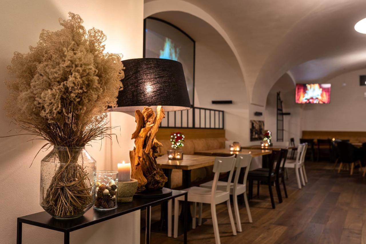 Hotel Pansky Pivovar Holesov Bagian luar foto