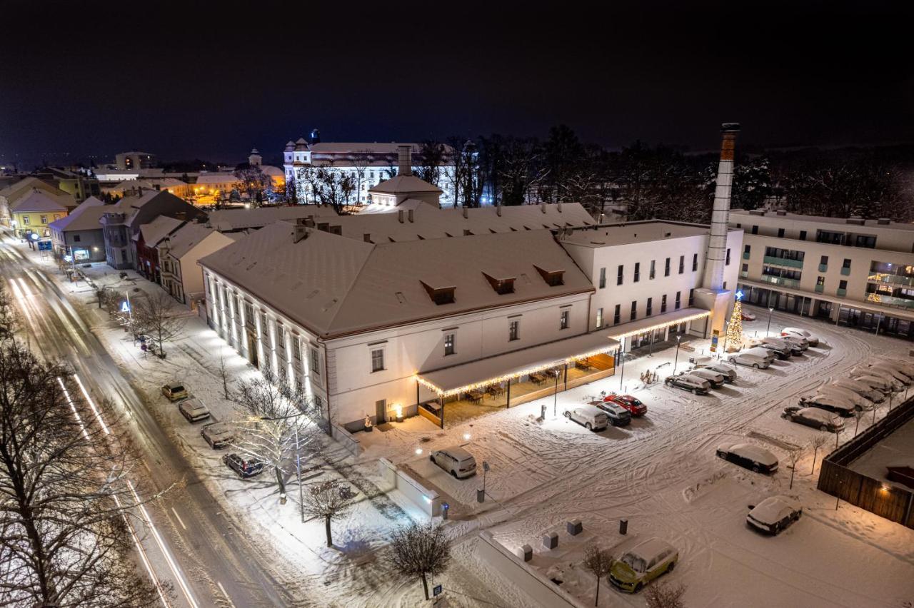 Hotel Pansky Pivovar Holesov Bagian luar foto