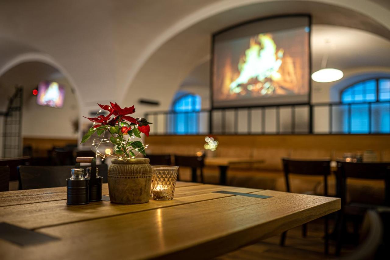 Hotel Pansky Pivovar Holesov Bagian luar foto