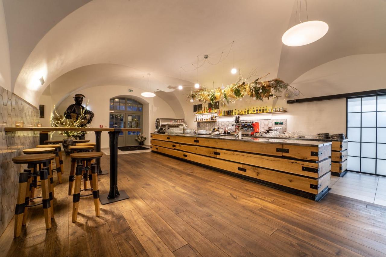 Hotel Pansky Pivovar Holesov Bagian luar foto