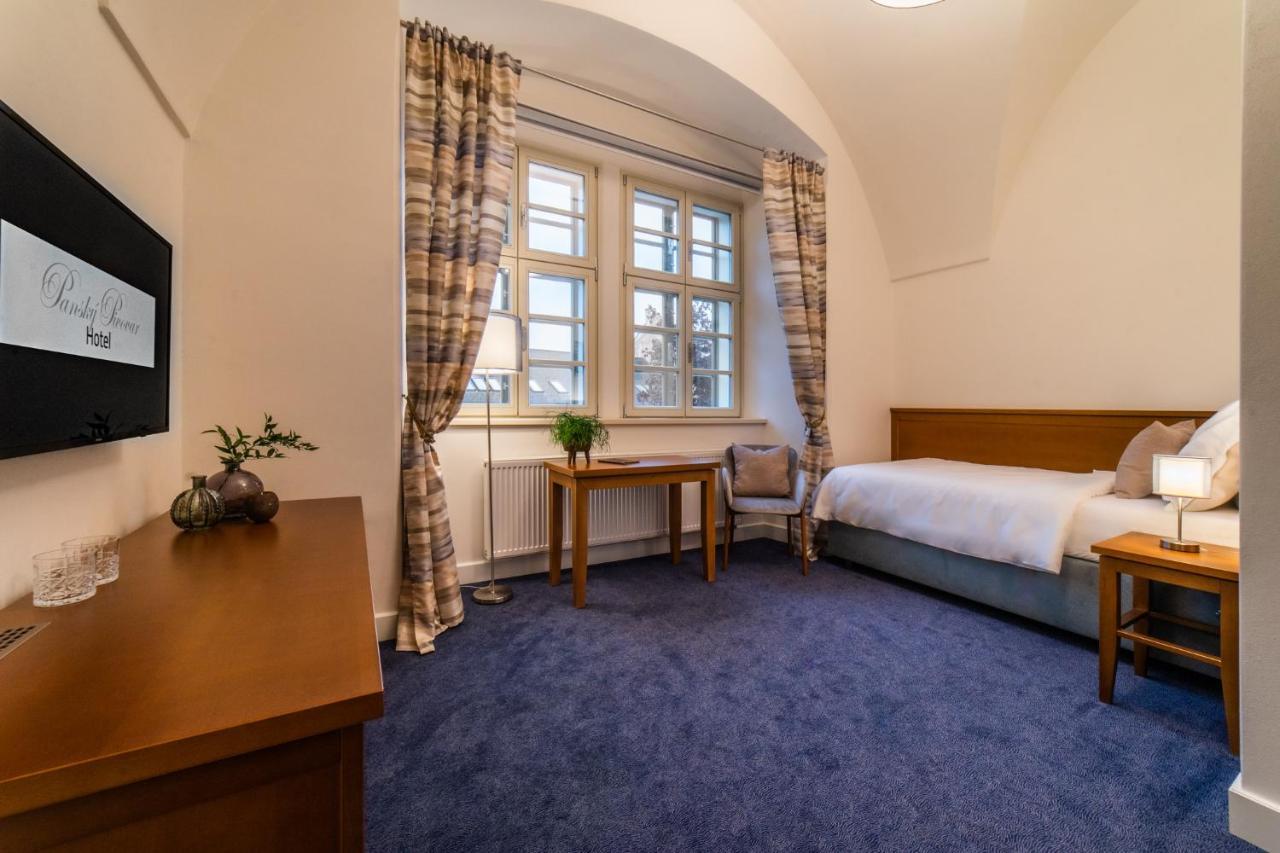 Hotel Pansky Pivovar Holesov Bagian luar foto