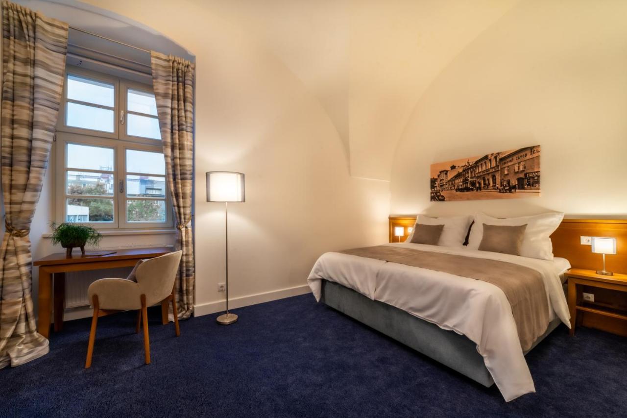 Hotel Pansky Pivovar Holesov Bagian luar foto